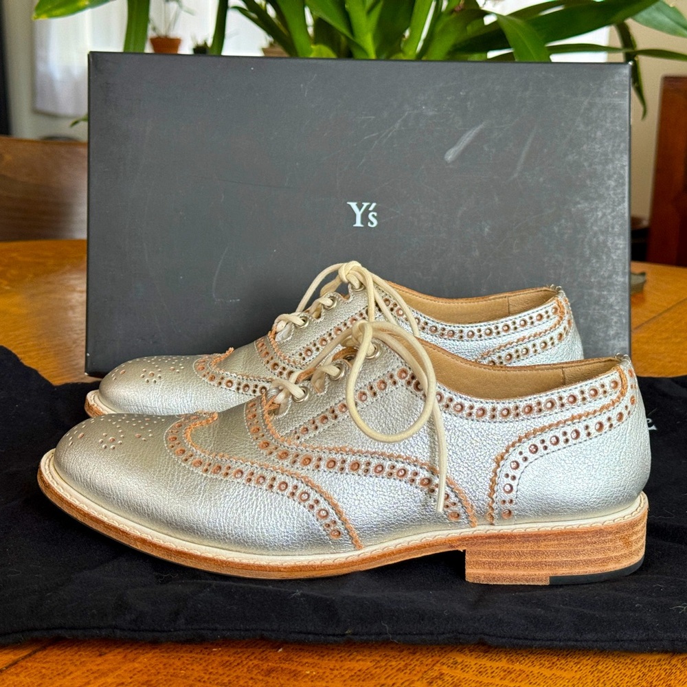 Kayo Nakamura by Y’s size code 05jp silver leather wingtip oxford shoes.